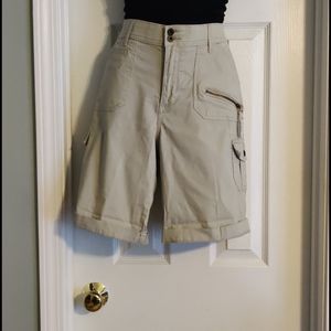 Lee tan cargo style shorts